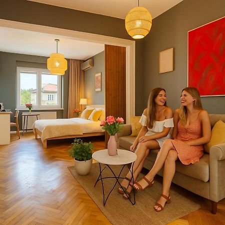 Woodie Studio With Premium Comfort By Piata Unirii Bükreş Dış mekan fotoğraf